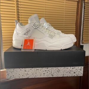 Air Jordan Retro 4’s “Pure Money”